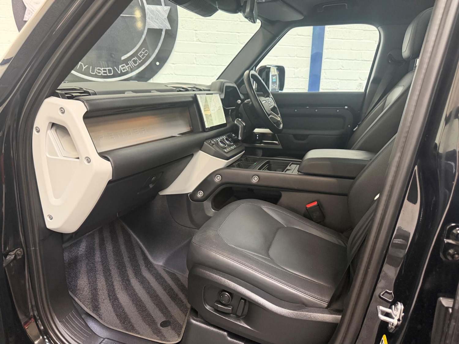 Used Land Rover Defender 110 for sale - 77421224: Photo 24