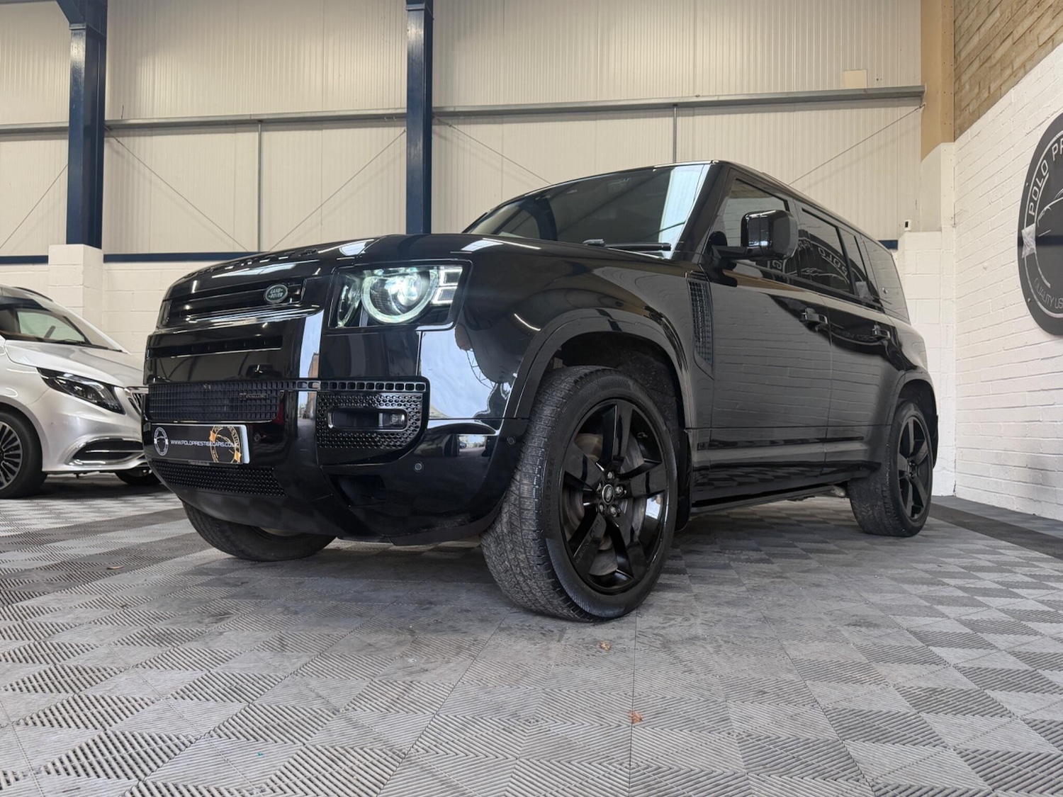 Used Land Rover Defender 110 for sale - 77421224: Photo 6