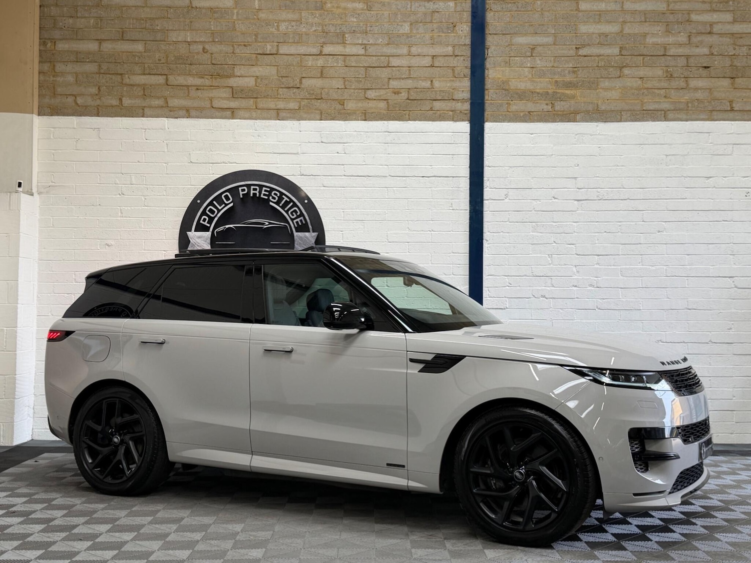 Used Land Rover Range Rover Sport 2024 for sale - 77901854: Photo 13