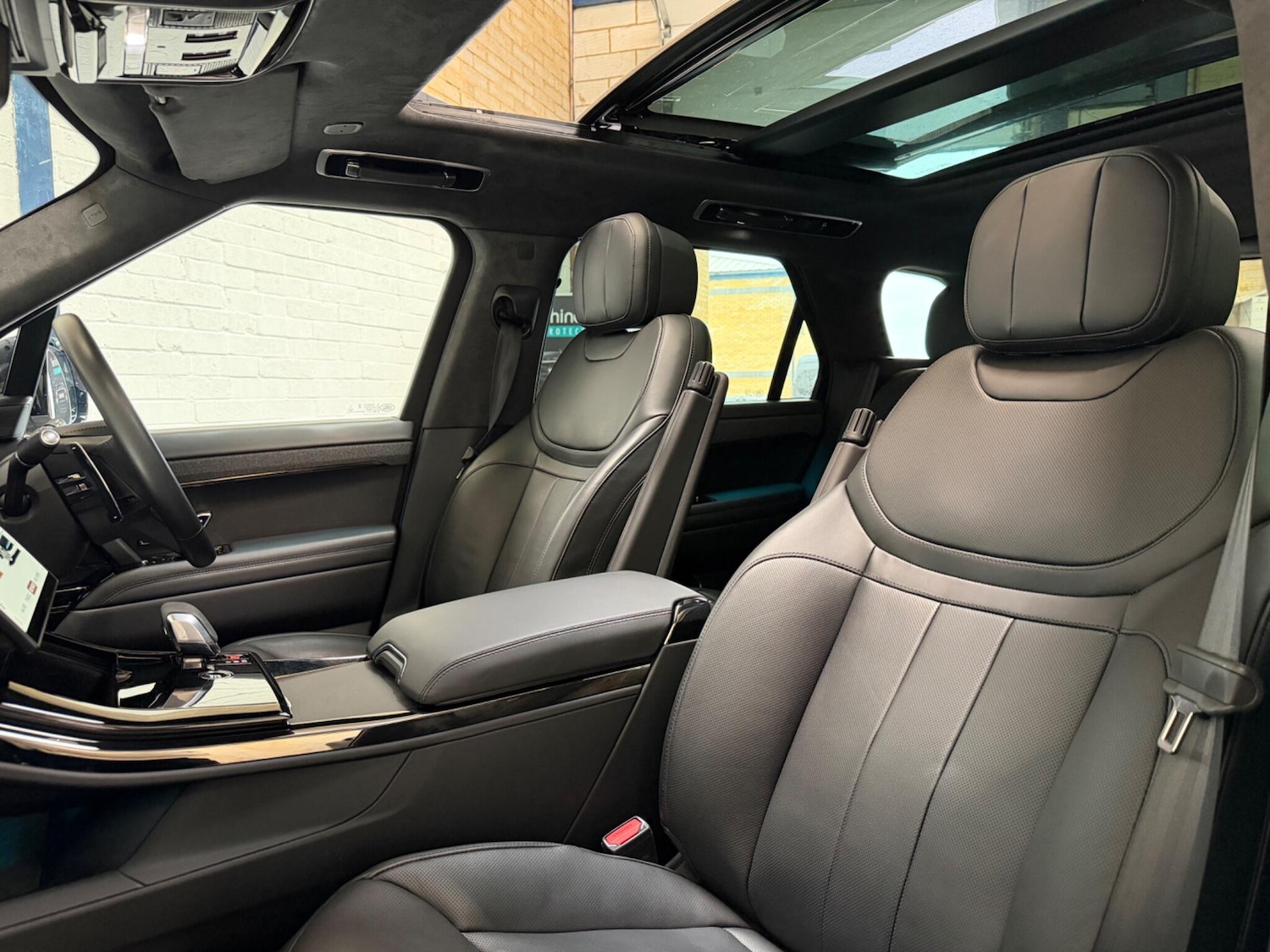 Used Land Rover Range Rover Sport 2024 for sale - 77901854: Photo 17