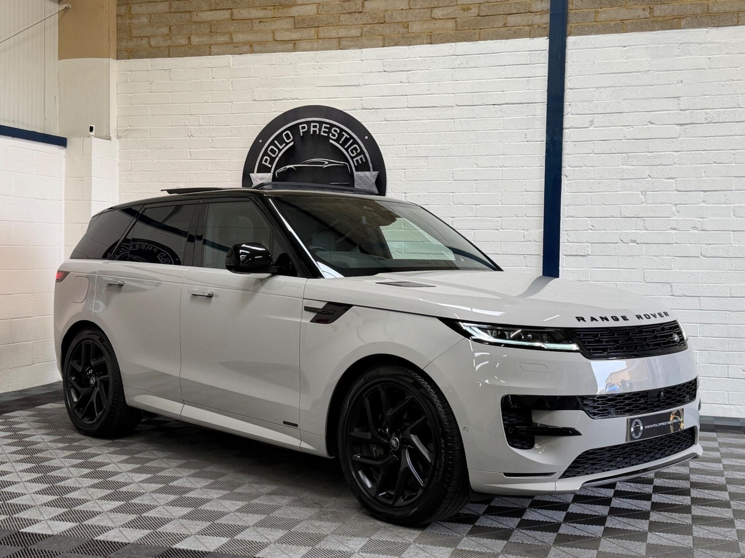 Used Land Rover Range Rover Sport 2024 for sale - 77901854: Photo 4