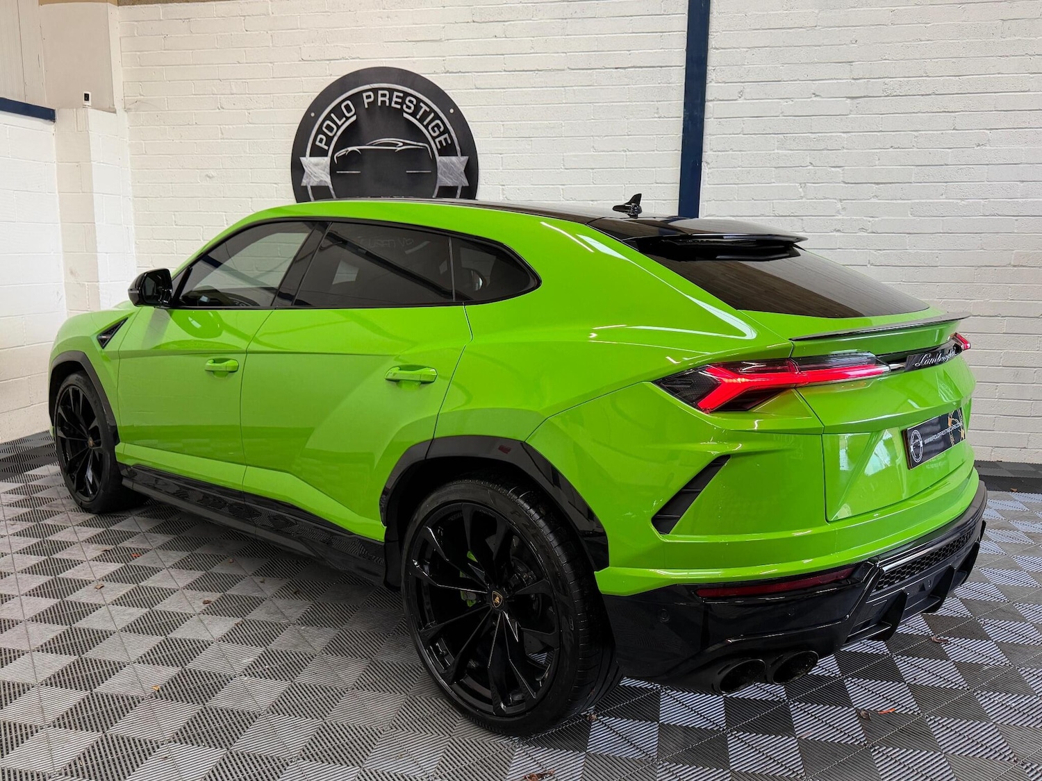 Used Lamborghini Urus 2022 for sale - 76863072: Photo 2
