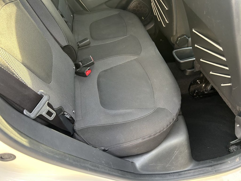 Used Renault Captur 2015 for sale - 77148384: Photo 24