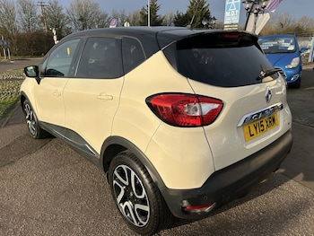 Used Renault Captur 2015 for sale - 77148384: Photo