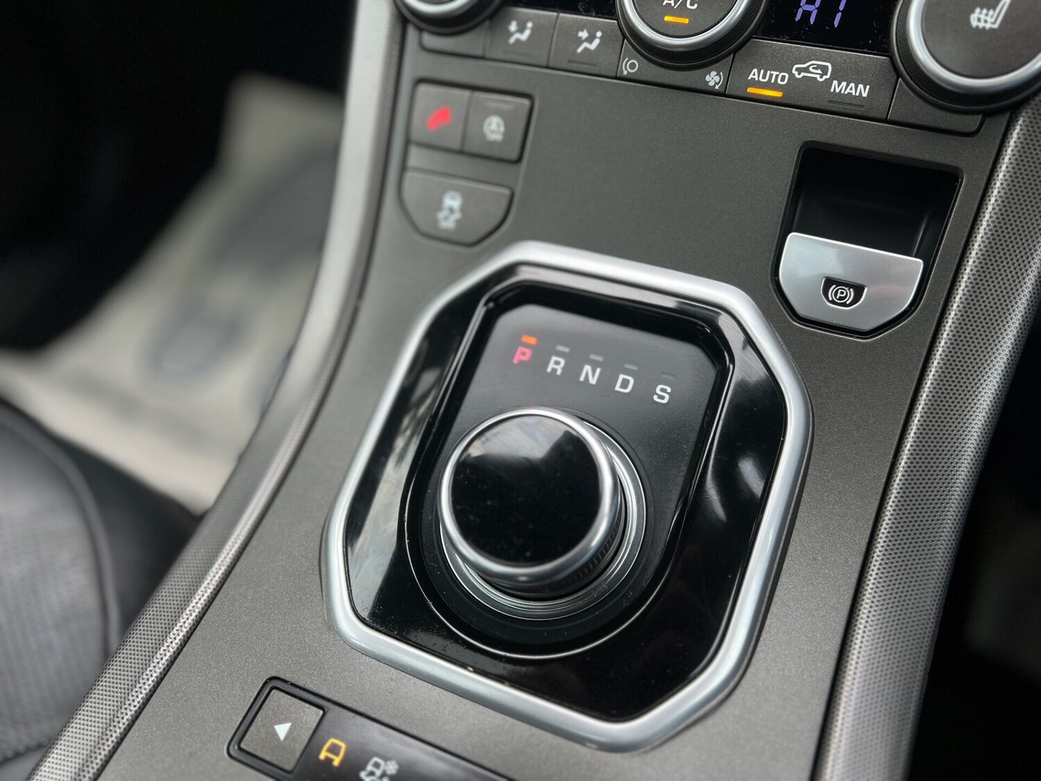 Used Land Rover Range Rover Evoque 2018 for sale - 77515406: Photo 40