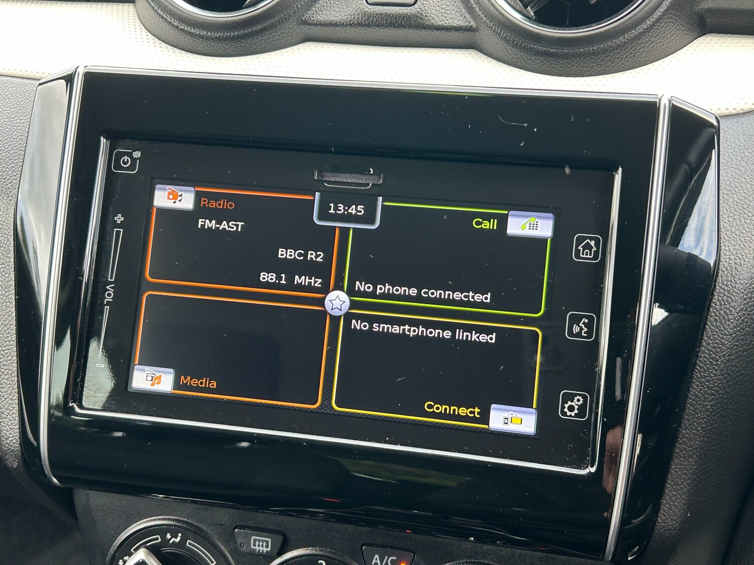 Used Suzuki Swift 2023 for sale - 77459711: Photo 44