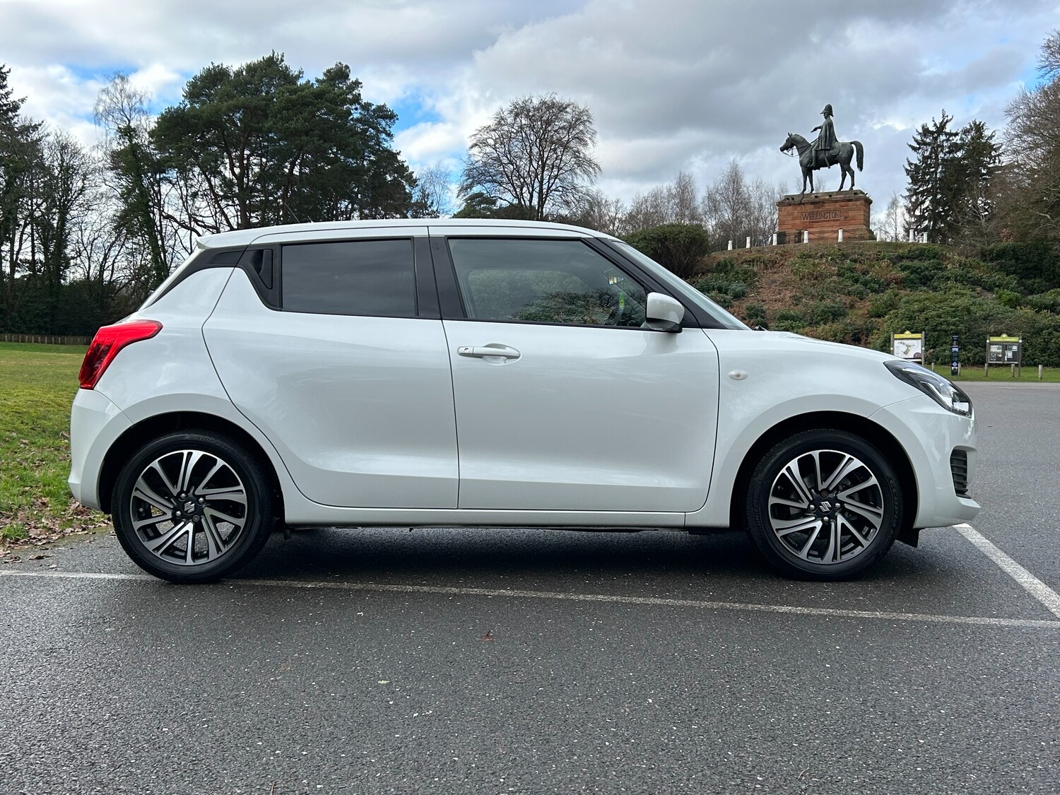 Used Suzuki Swift 2023 for sale - 77459711: Photo 7