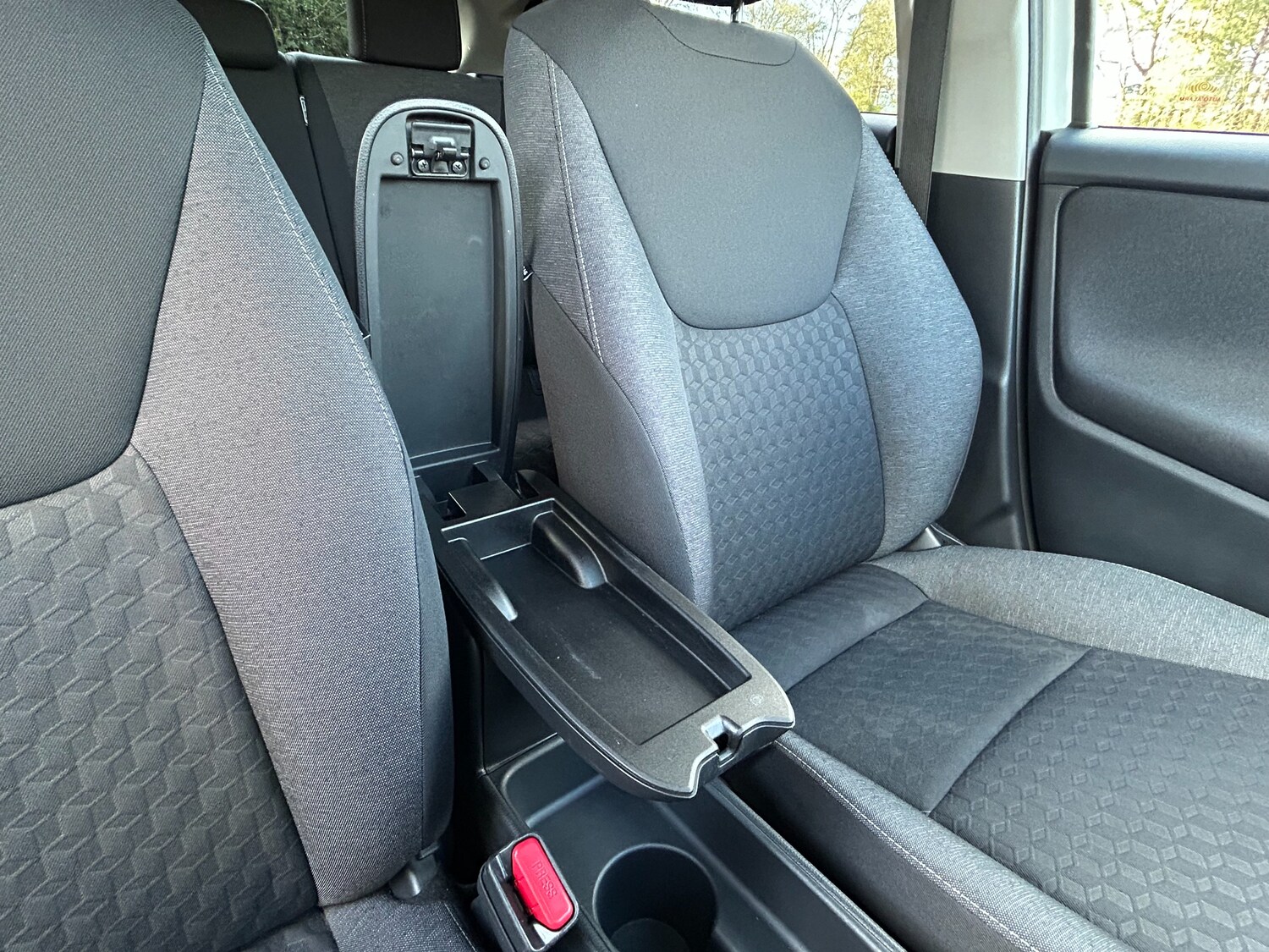 Used Toyota Yaris 2022 for sale - 77498084: Photo 51