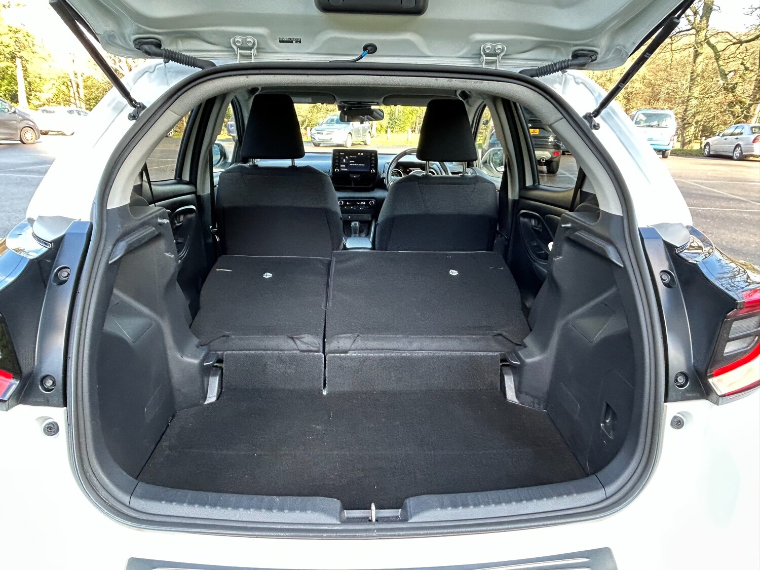 Used Toyota Yaris 2022 for sale - 77498084: Photo 70