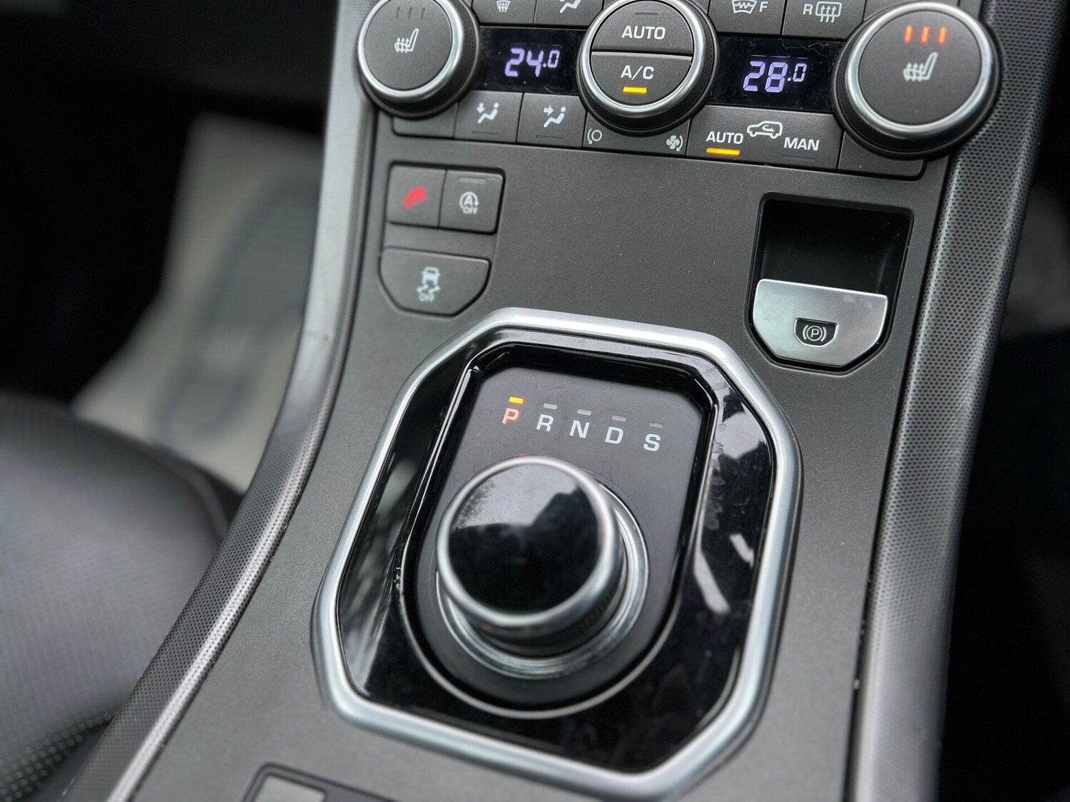 Used Land Rover Range Rover Evoque 2018 for sale - 77515408: Photo 40