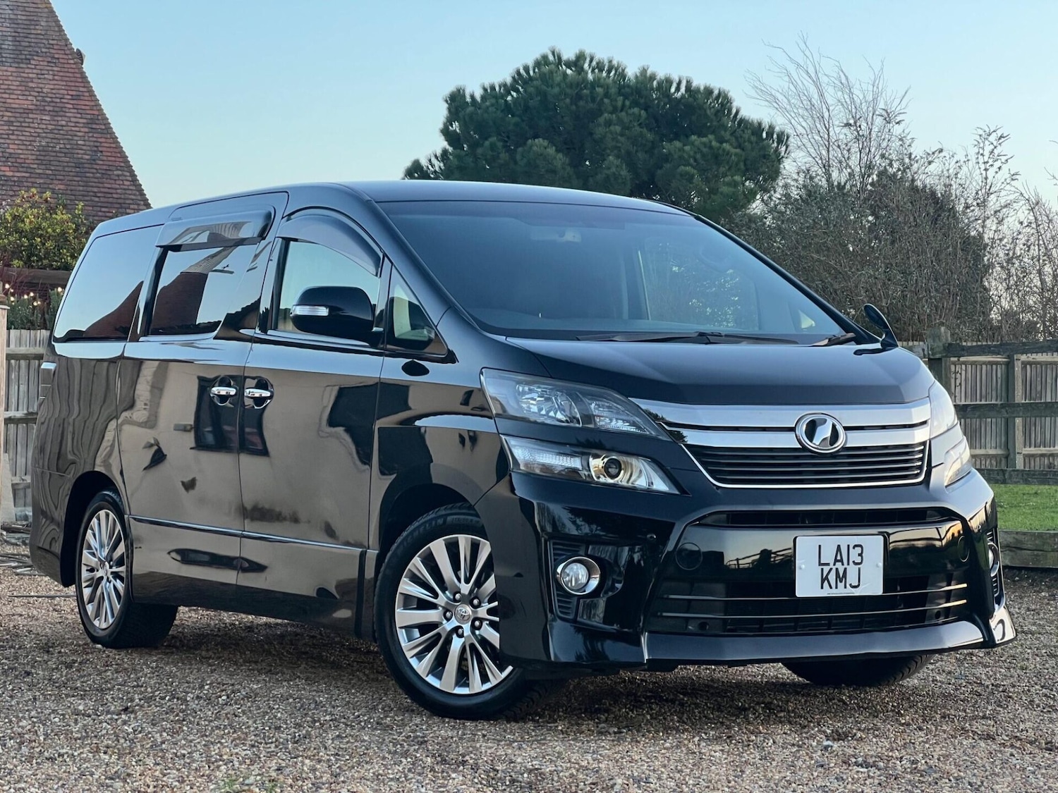 Used Toyota Vellfire 2023 for sale - 77431121: Photo 2