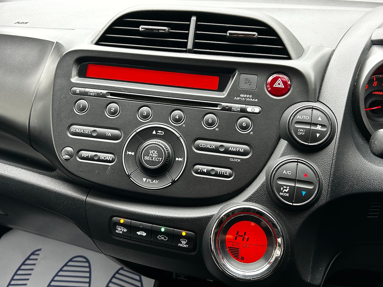 Used Honda Jazz 2012 for sale - 76972945: Photo 42