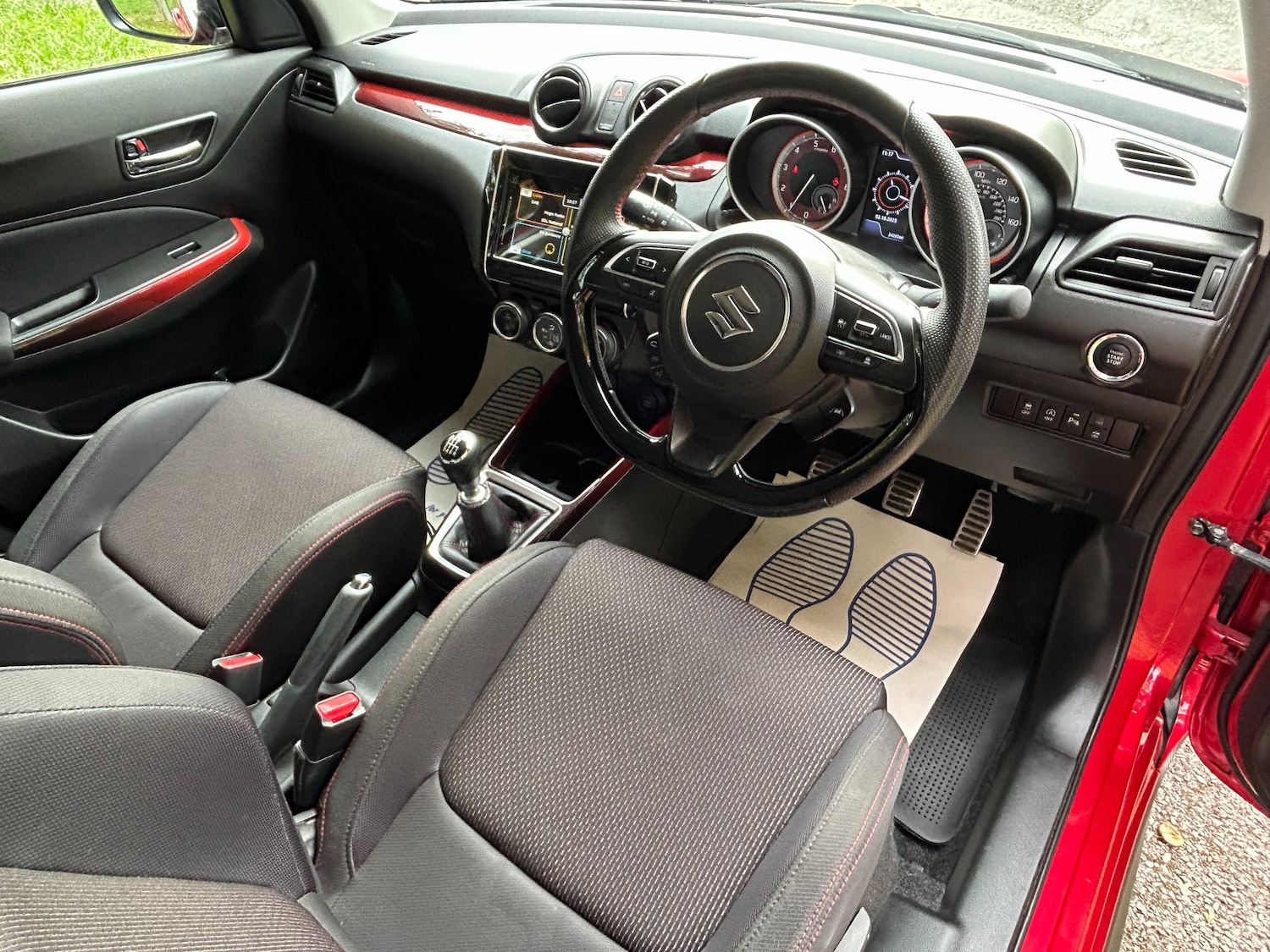 Used Suzuki Swift 2022 for sale - 77498063: Photo 2