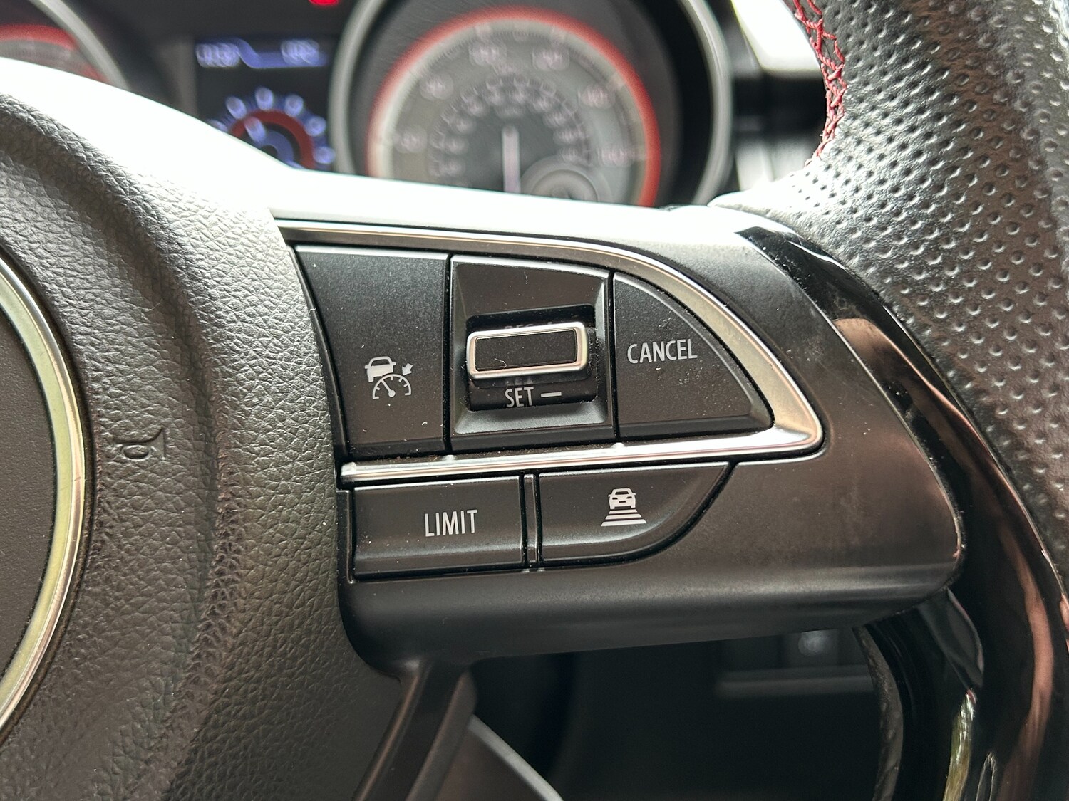 Used Suzuki Swift 2022 for sale - 77498063: Photo 41