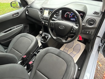 Used Hyundai i10 2019 for sale - 76719068: Photo