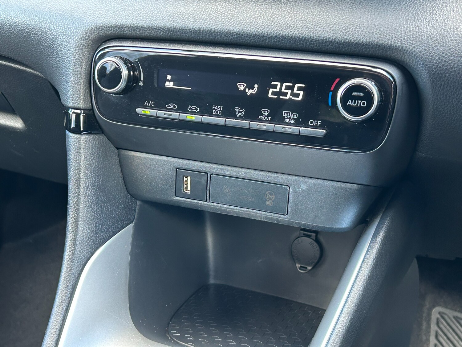 Used Toyota Yaris 2022 for sale - 77515436: Photo 48