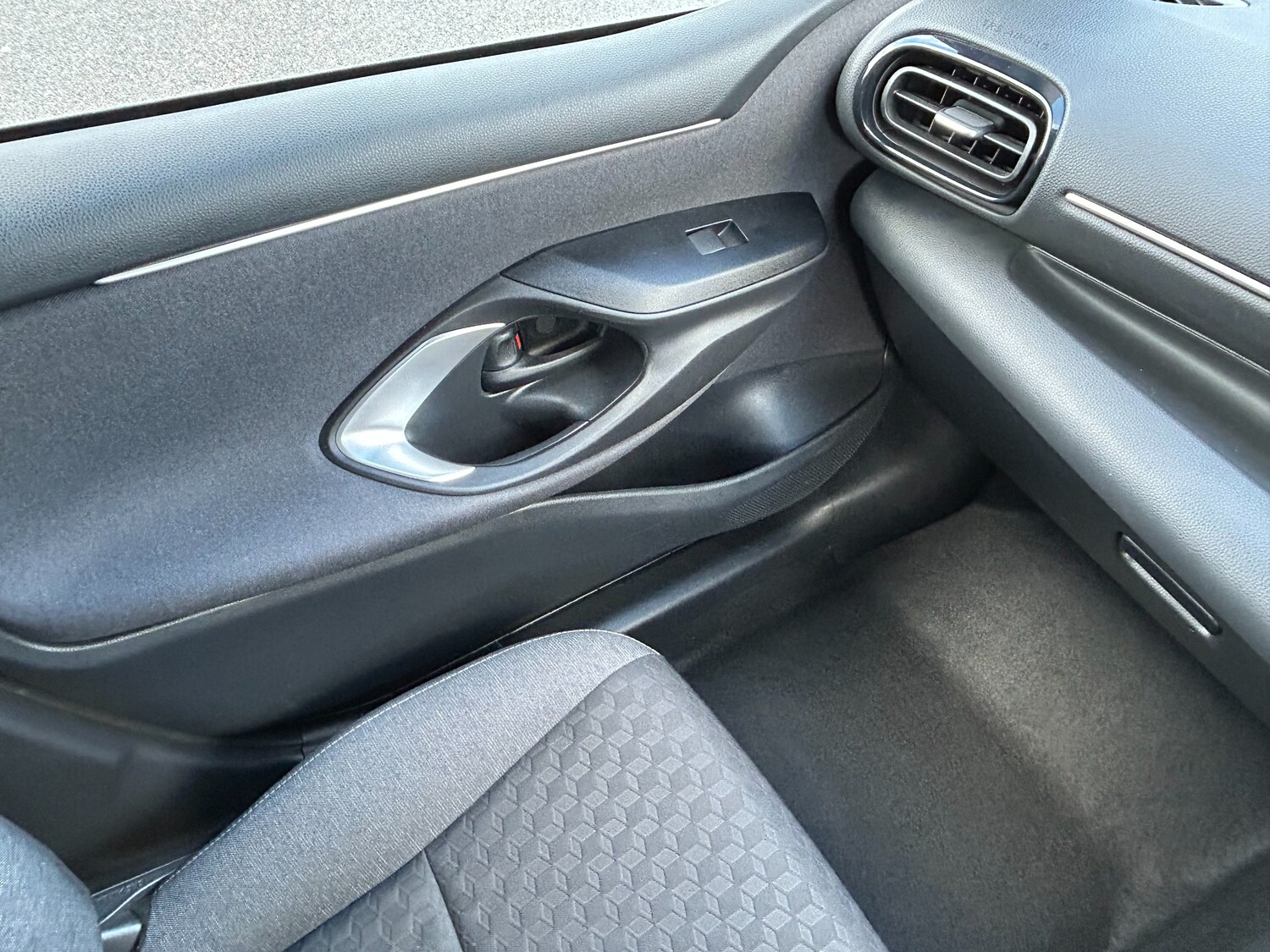 Used Toyota Yaris 2022 for sale - 77515436: Photo 54