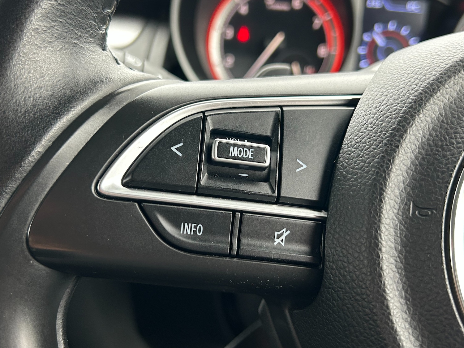 Used Suzuki Swift 2021 for sale - 77533650: Photo 37