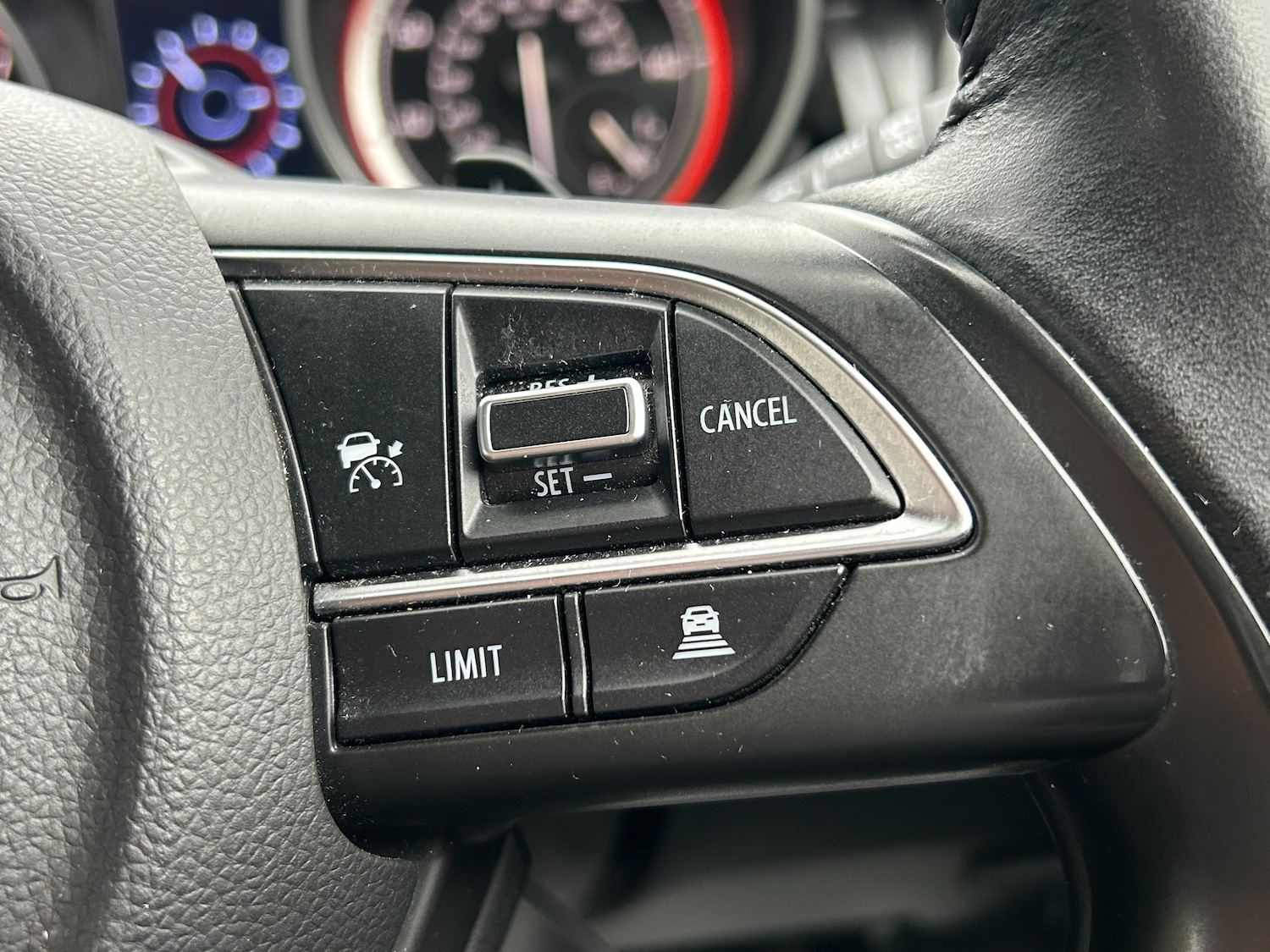 Used Suzuki Swift 2021 for sale - 77533650: Photo 40