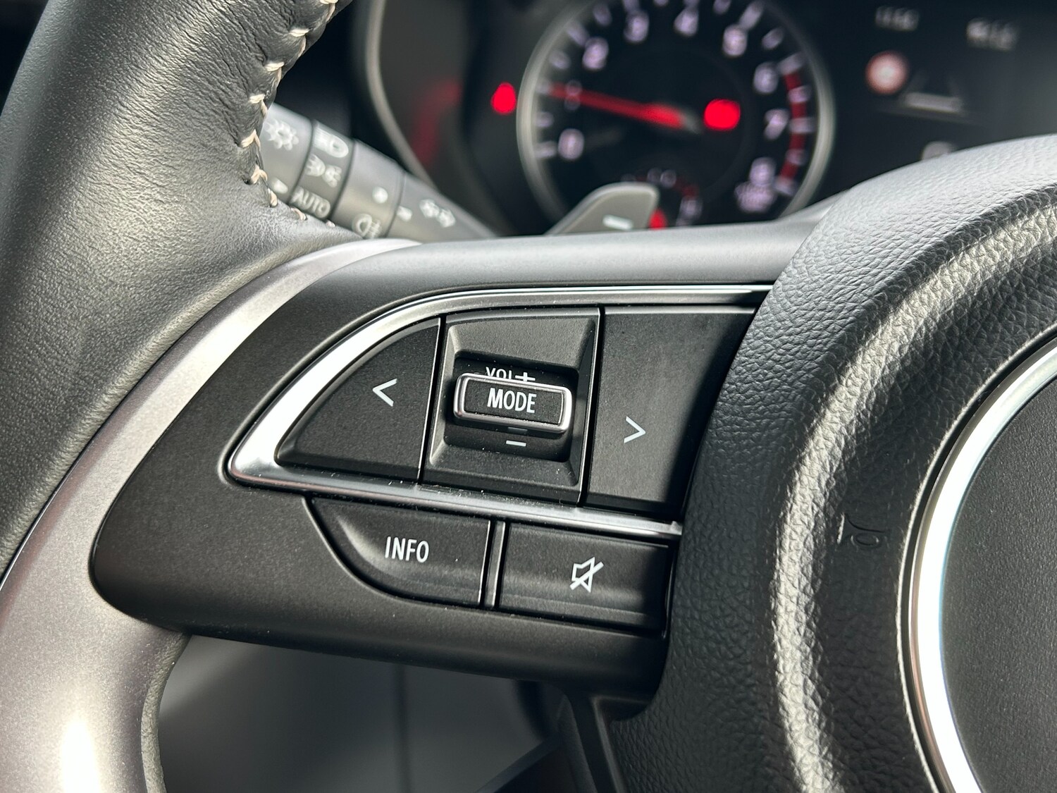 Used Suzuki Swift 2024 for sale - 77459717: Photo 37