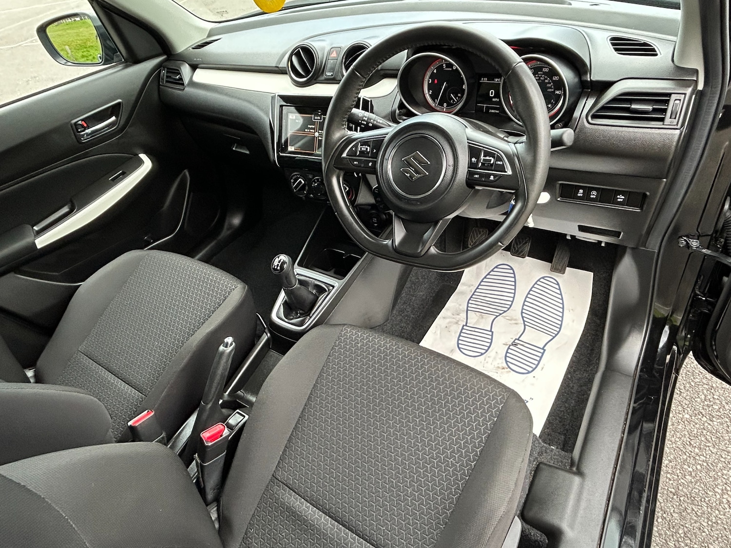 Used Suzuki Swift 2023 for sale - 78083916: Photo 2