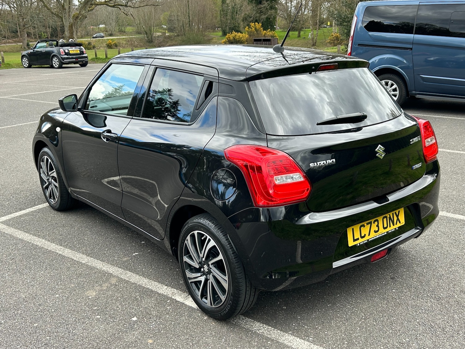 Used Suzuki Swift 2023 for sale - 78083916: Photo 3