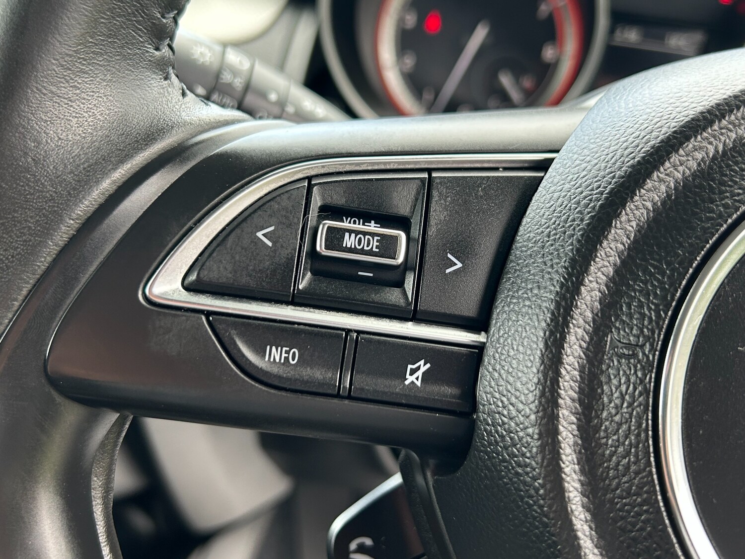 Used Suzuki Swift 2023 for sale - 78083916: Photo 39