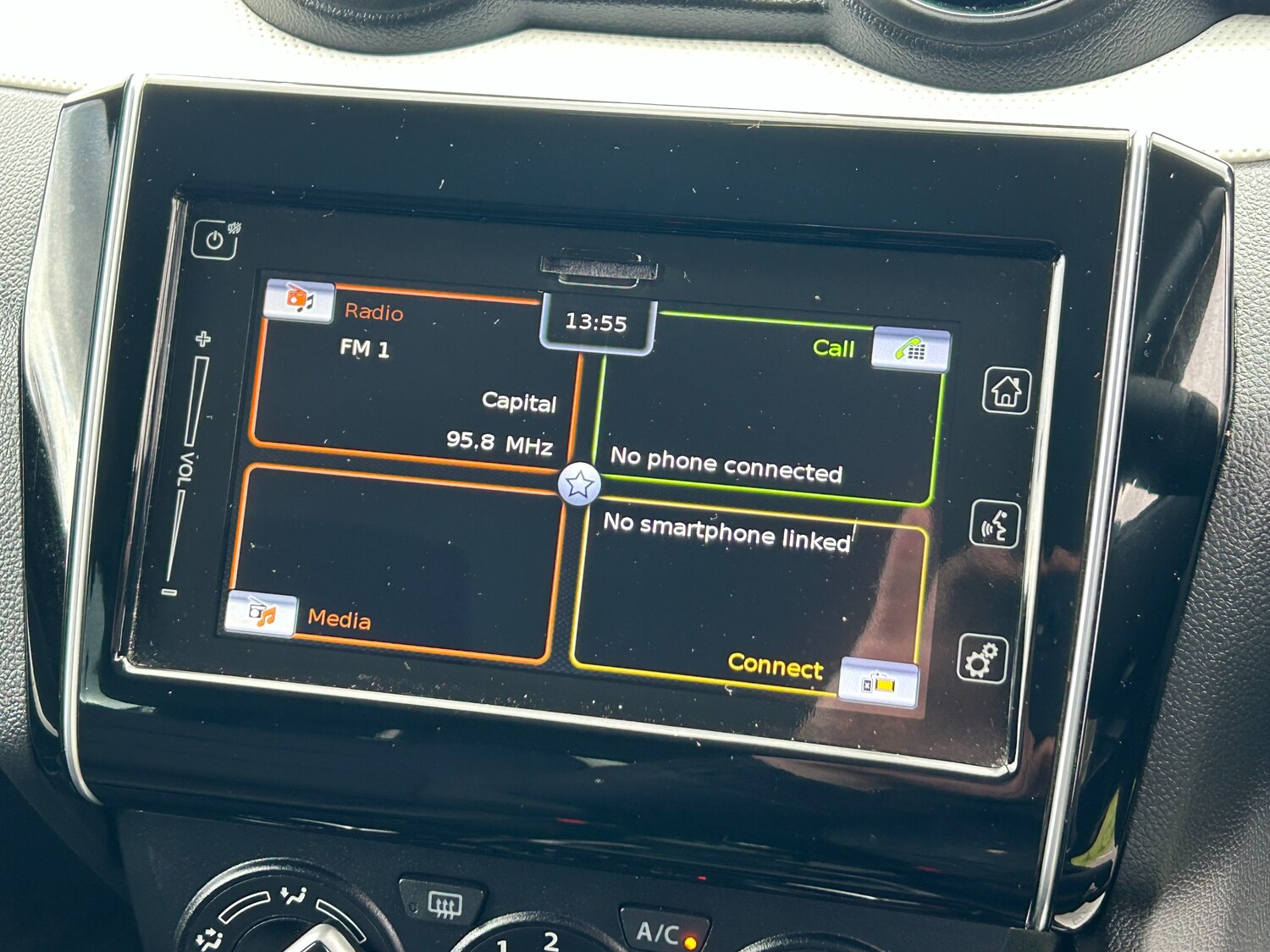 Used Suzuki Swift 2023 for sale - 78083916: Photo 46