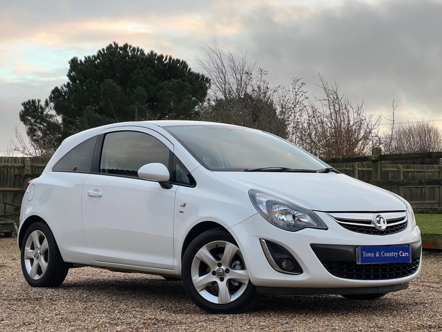 Used Vauxhall Corsa 2012 for sale - 77431131: Photo 3