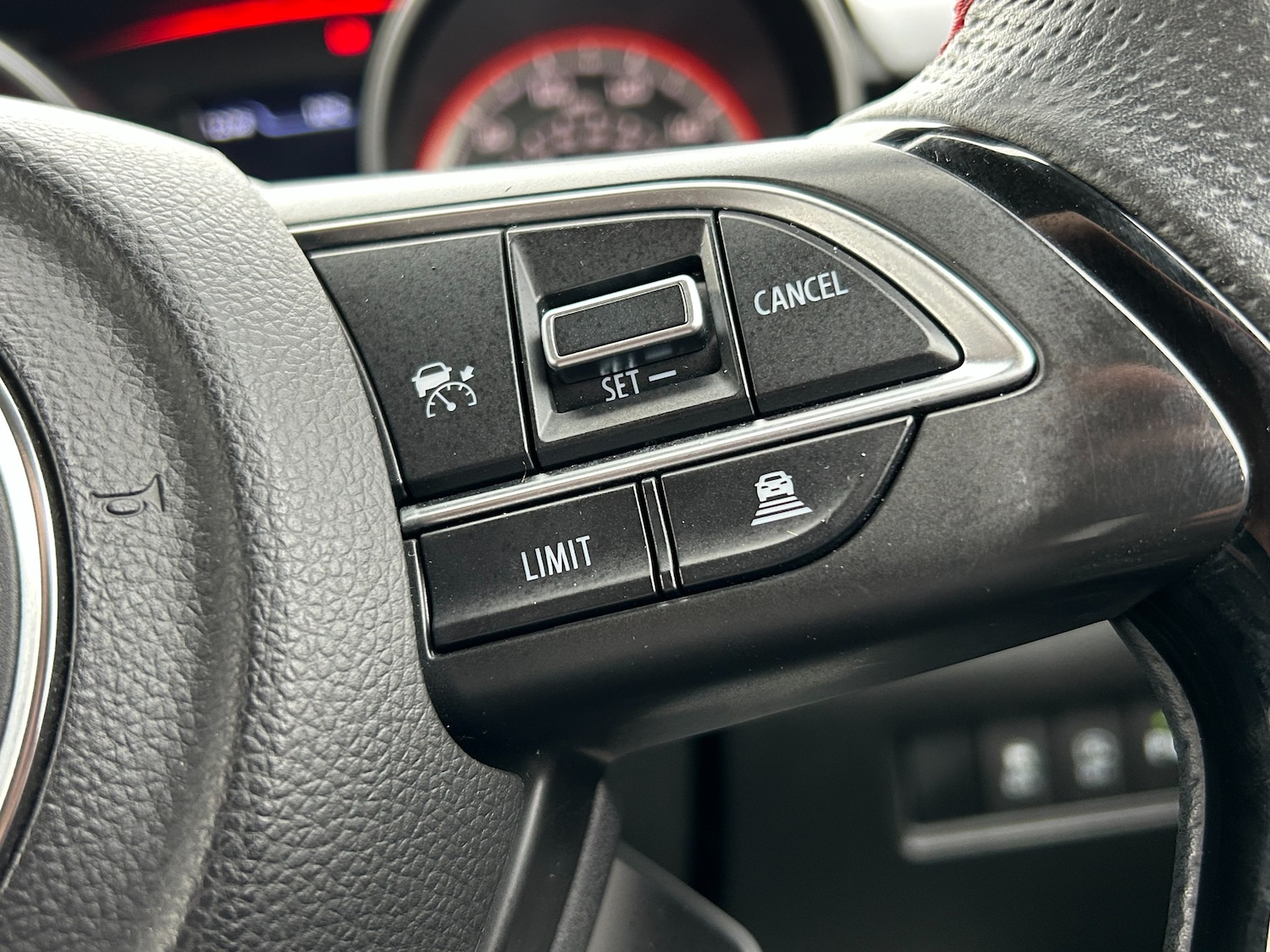 Used Suzuki Swift 2022 for sale - 77849102: Photo 41