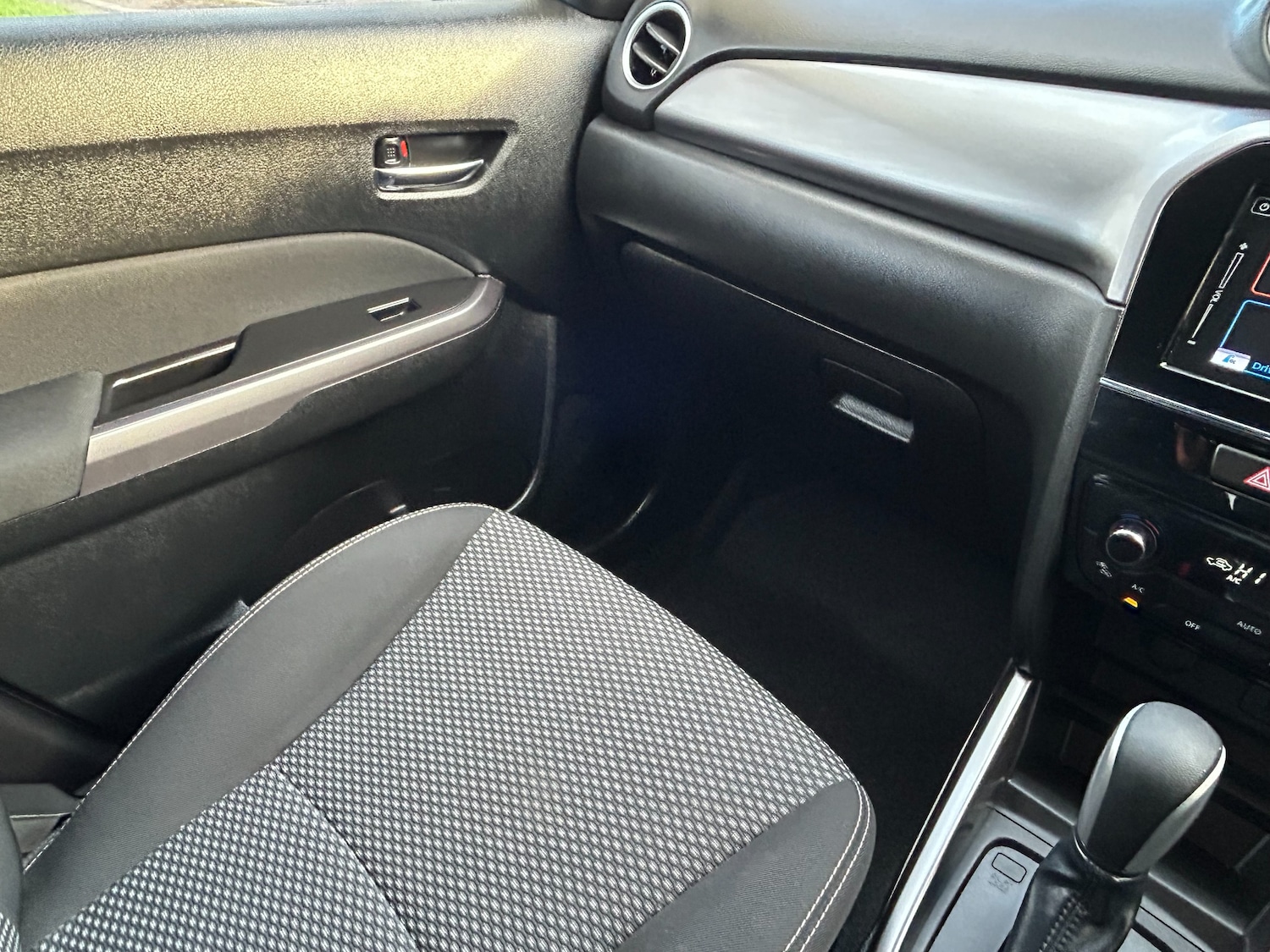 Used Suzuki Vitara 2018 for sale - 76739378: Photo 57