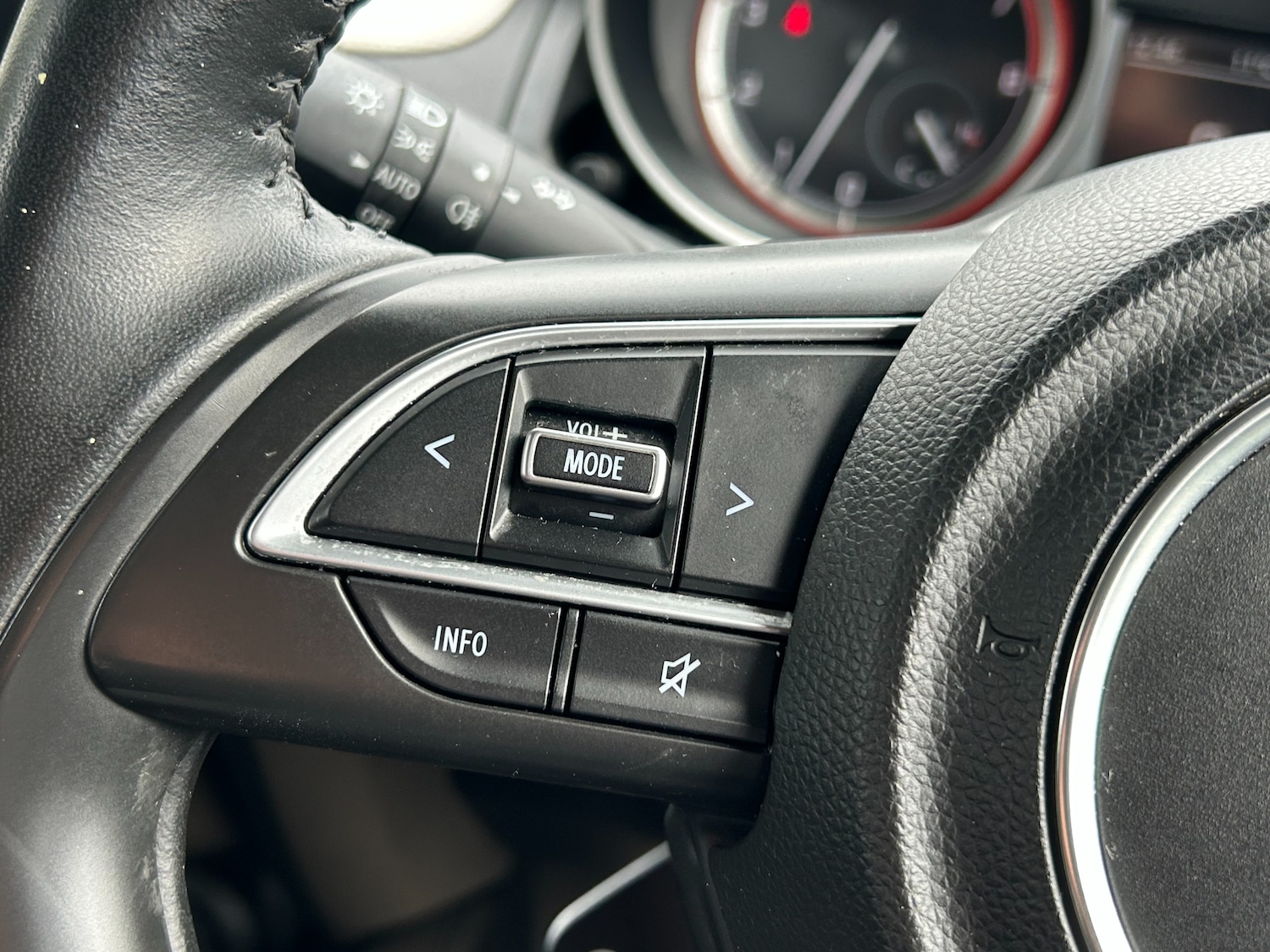 Used Suzuki Swift 2022 for sale - 77641780: Photo 37