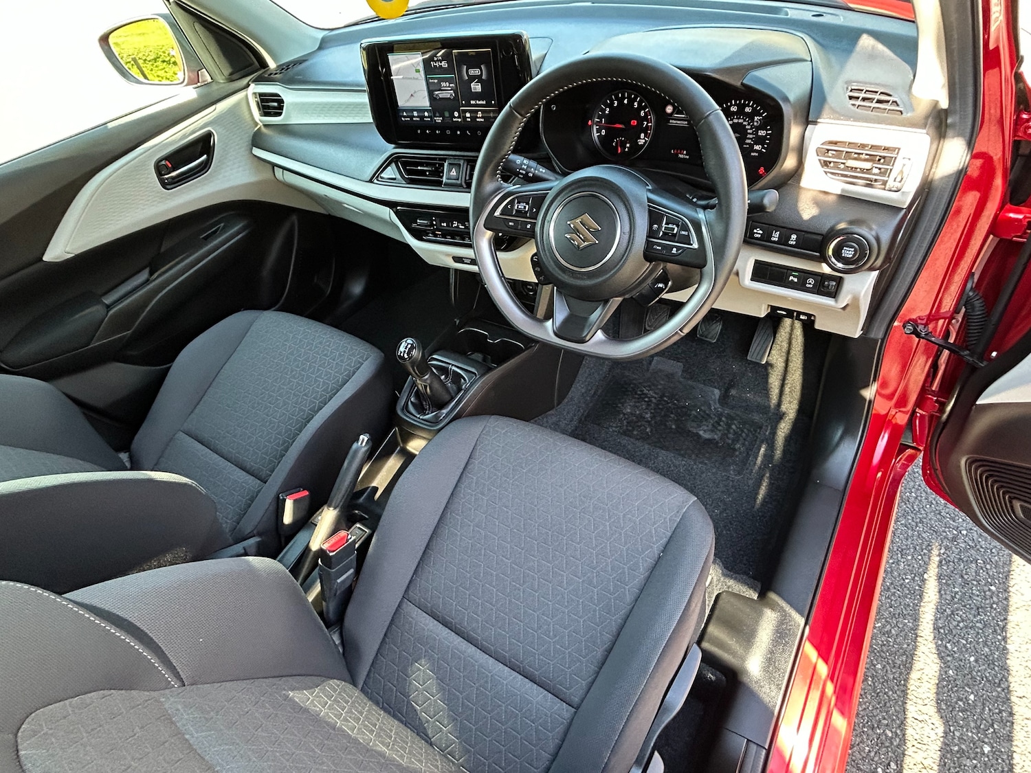 Used Suzuki Swift 2024 for sale - 77951709: Photo 2