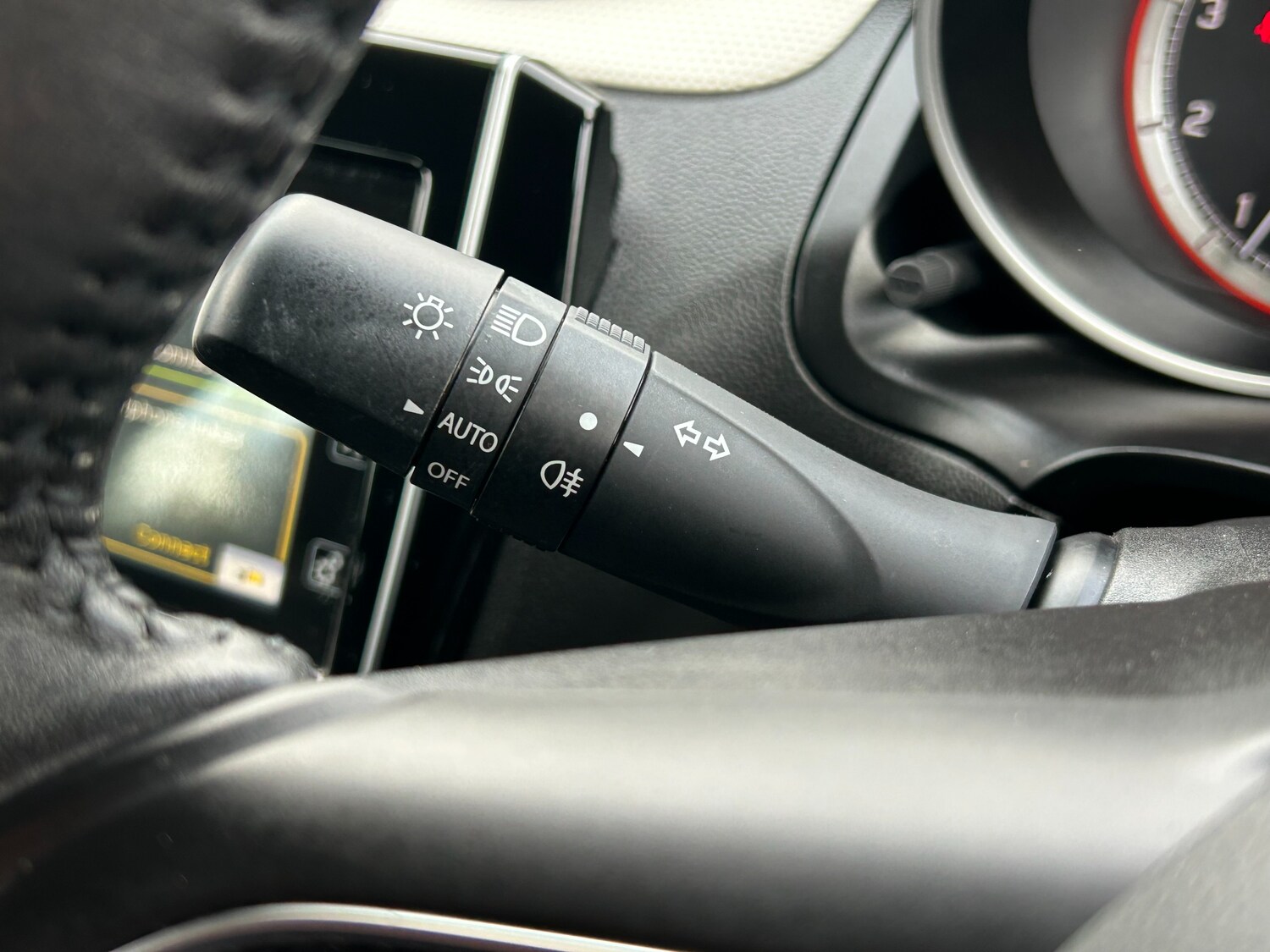 Used Suzuki Swift 2023 for sale - 77515429: Photo 36