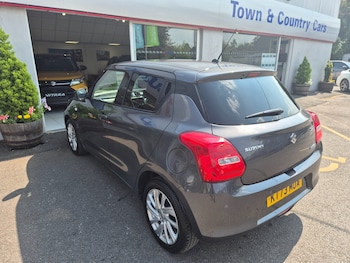 Used Suzuki Swift 2023 for sale - 79246046: Photo