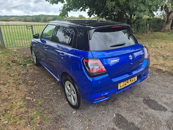 Used Suzuki Swift 2024 for sale - 79739300: Photo