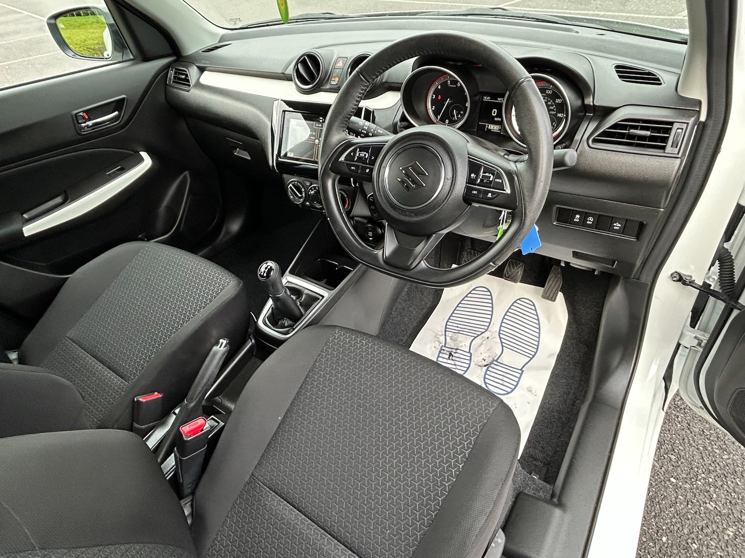 Used Suzuki Swift 2023 for sale - 77436304: Photo 2