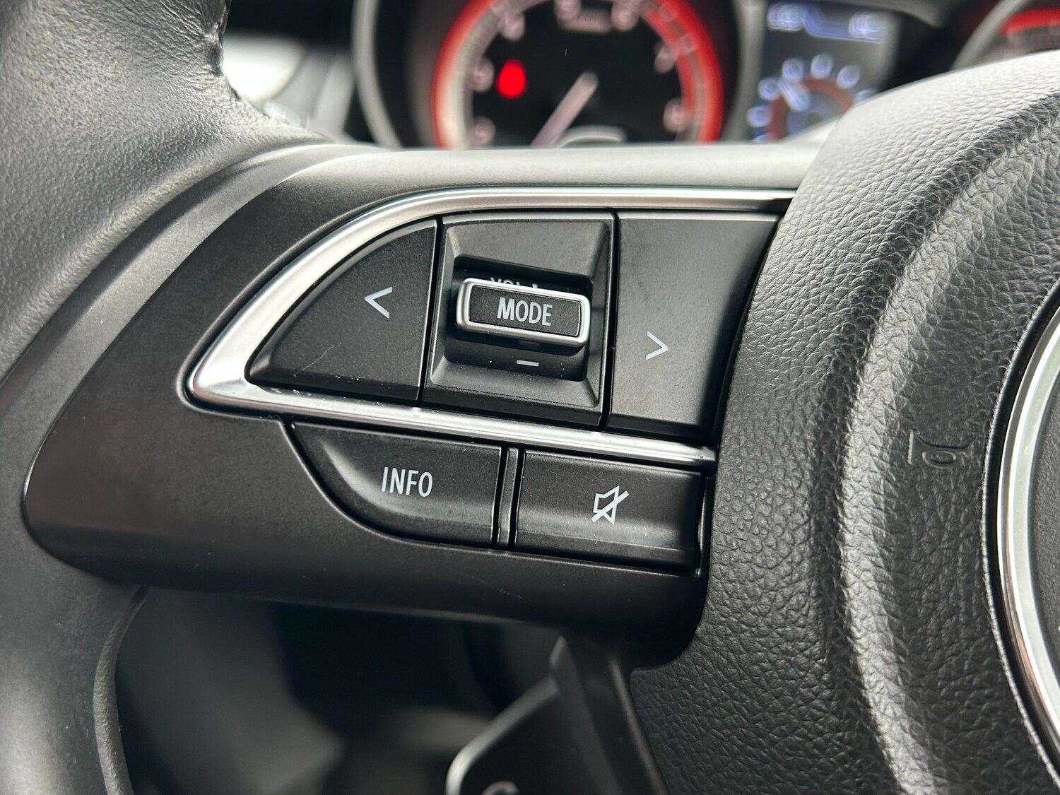 Used Suzuki Swift 2023 for sale - 77919075: Photo 37