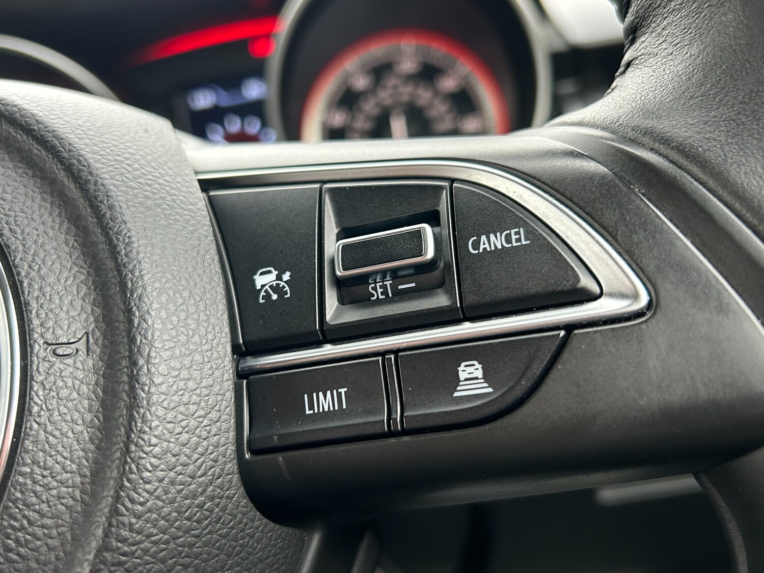 Used Suzuki Swift 2023 for sale - 77919075: Photo 40