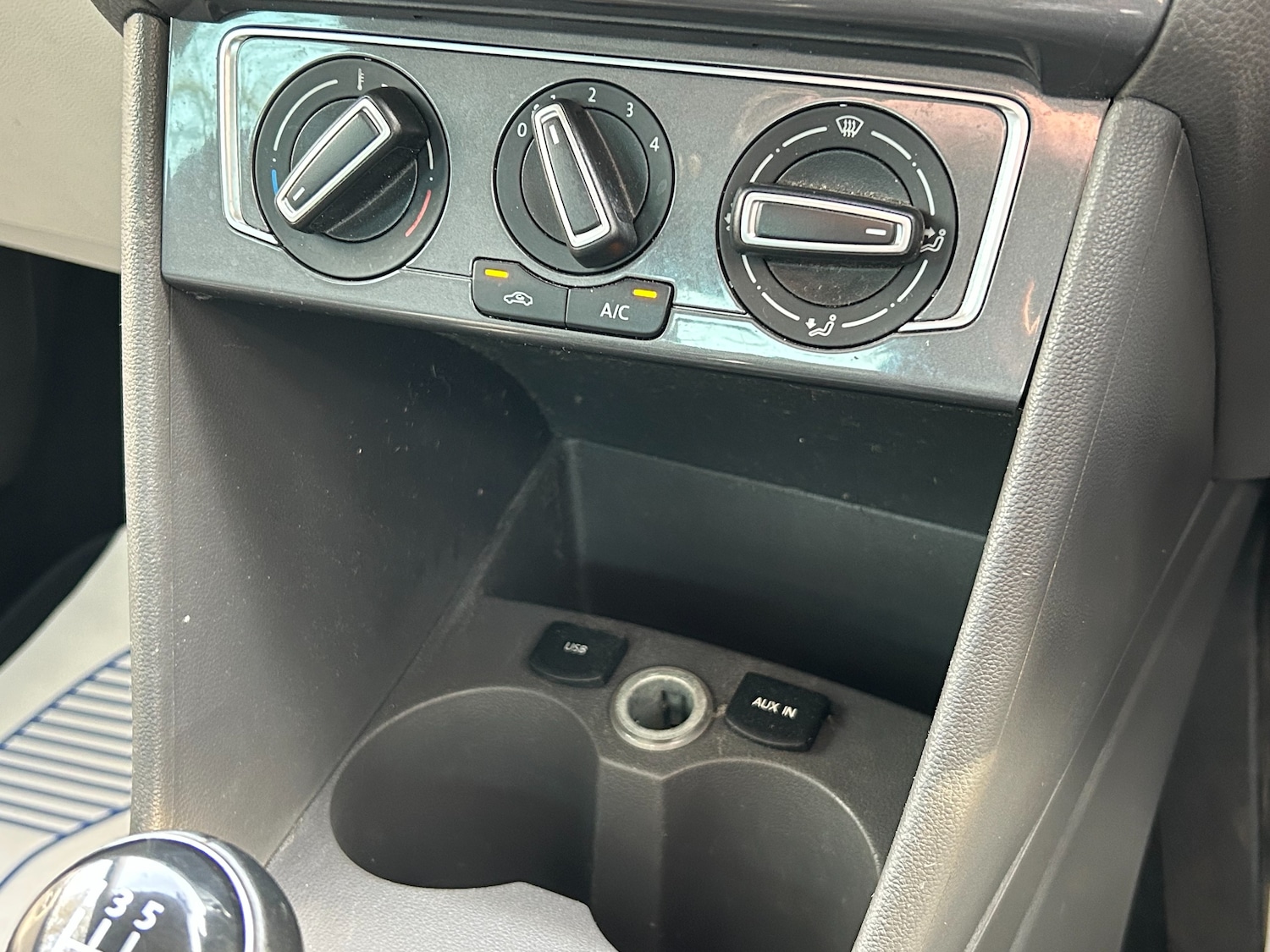 Used Volkswagen Polo 2015 for sale - 77966585: Photo 44