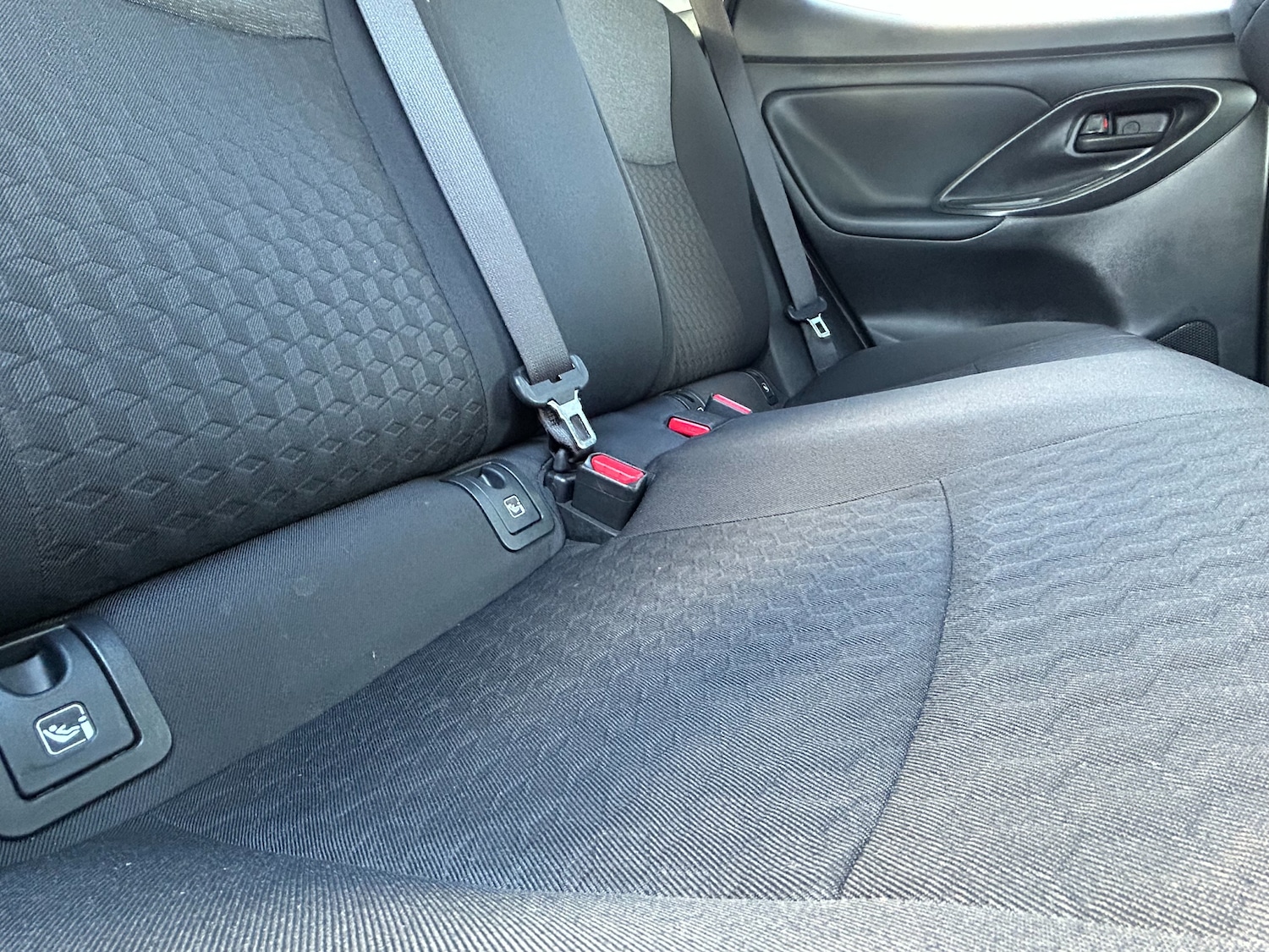 Used Toyota Yaris 2022 for sale - 77459712: Photo 59