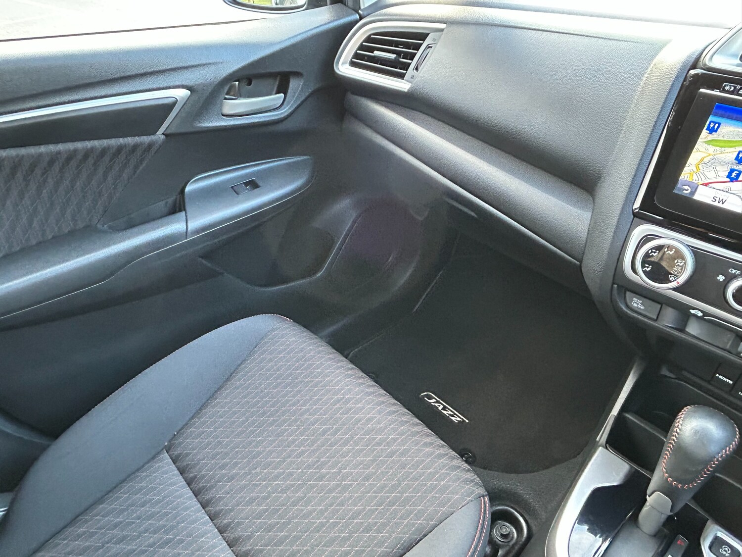 Used Honda Jazz 2018 for sale - 77459701: Photo 52