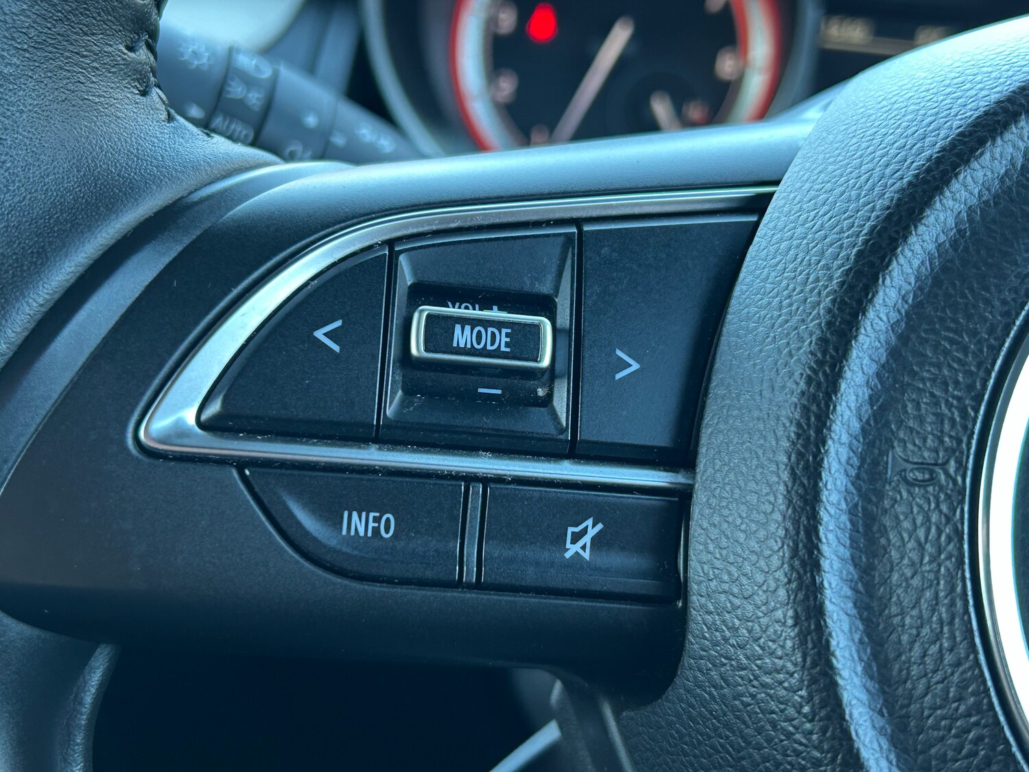 Used Suzuki Swift 2023 for sale - 77498077: Photo 37