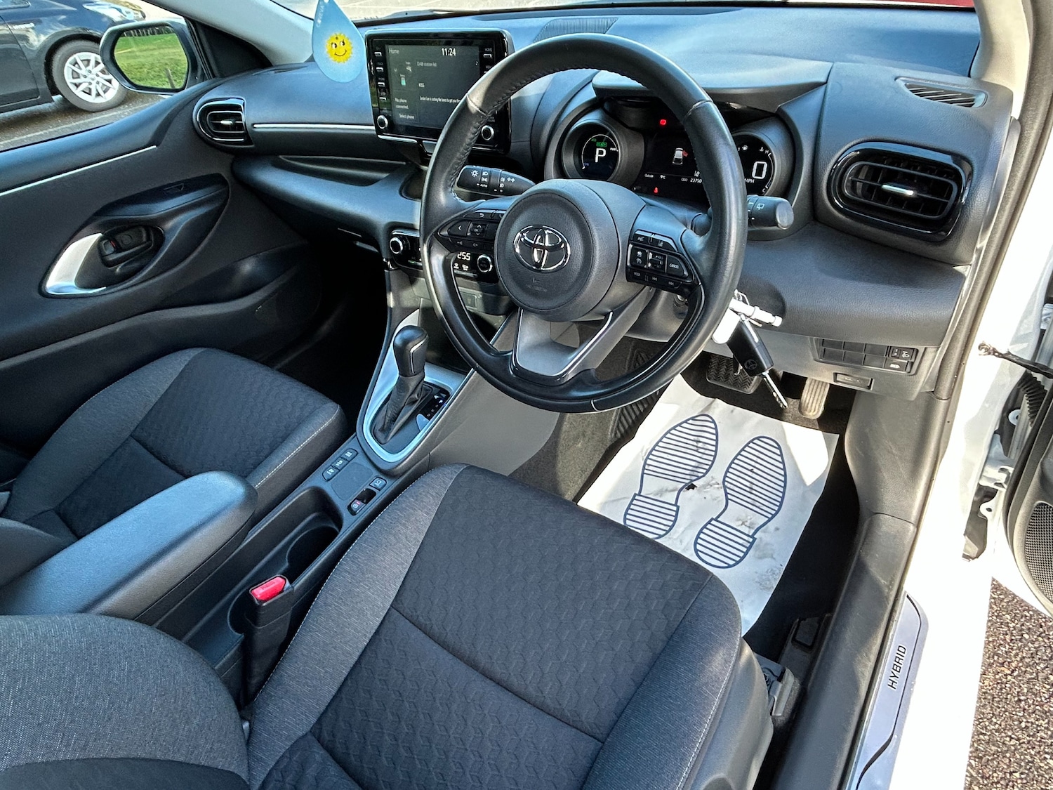 Used Toyota Yaris 2022 for sale - 77484875: Photo 2