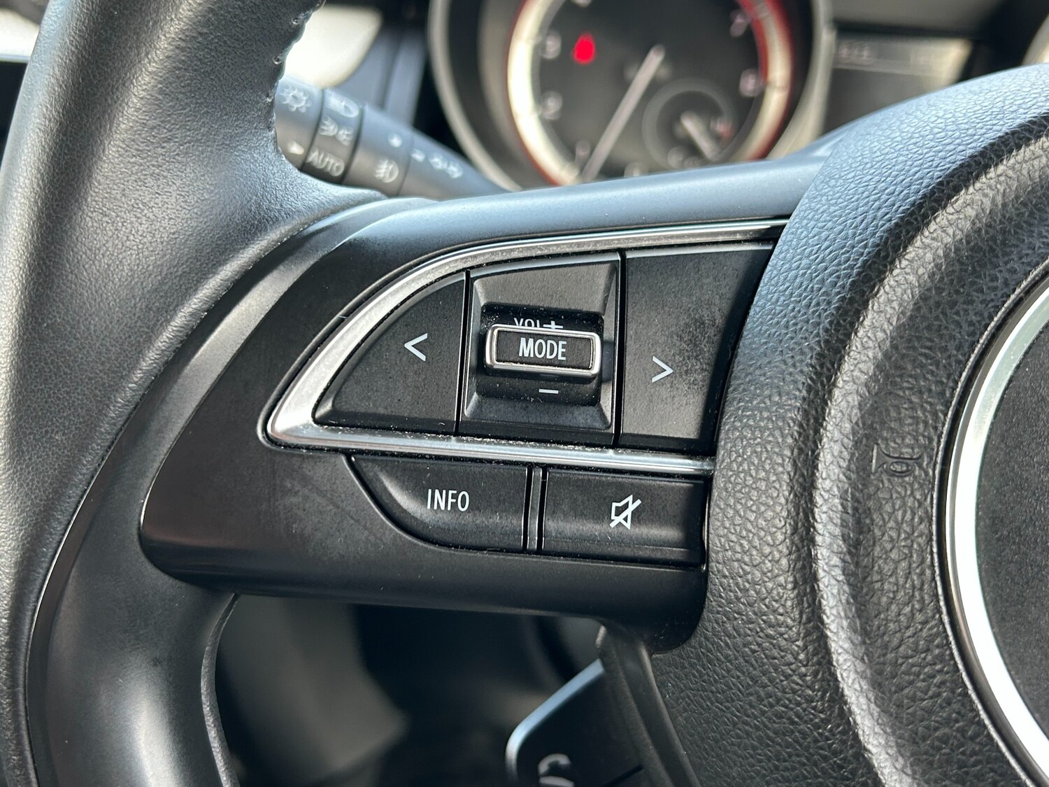 Used Suzuki Swift 2020 for sale - 77743480: Photo 37