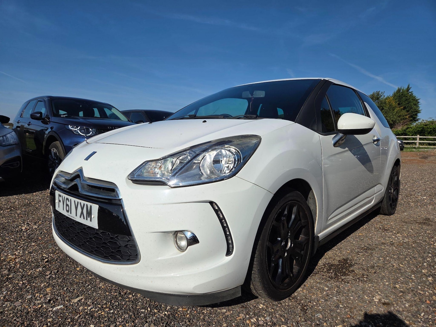 Used Citroen DS3 2011 for sale - 76500679: Photo 2