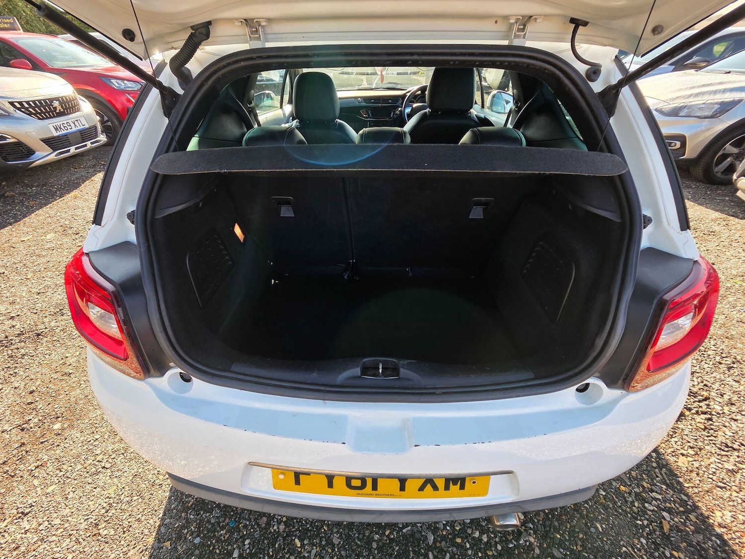 Used Citroen DS3 2011 for sale - 76500679: Photo 28