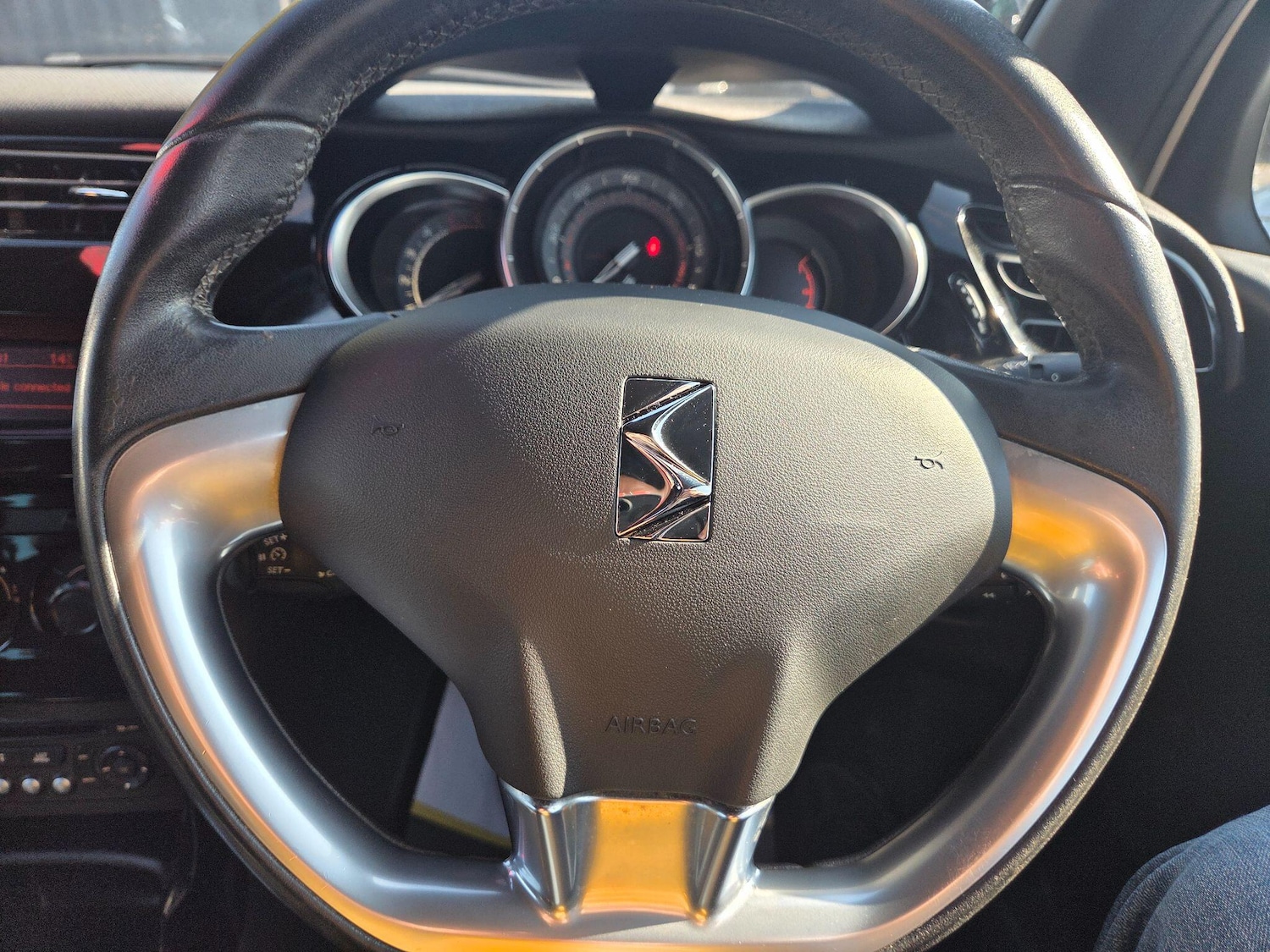 Used Citroen DS3 2011 for sale - 76500679: Photo 29