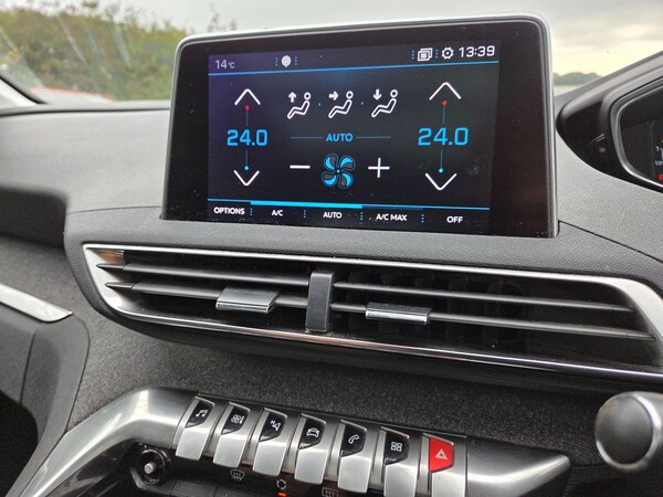Used Peugeot 5008 2018 for sale - 76305299: Photo 36