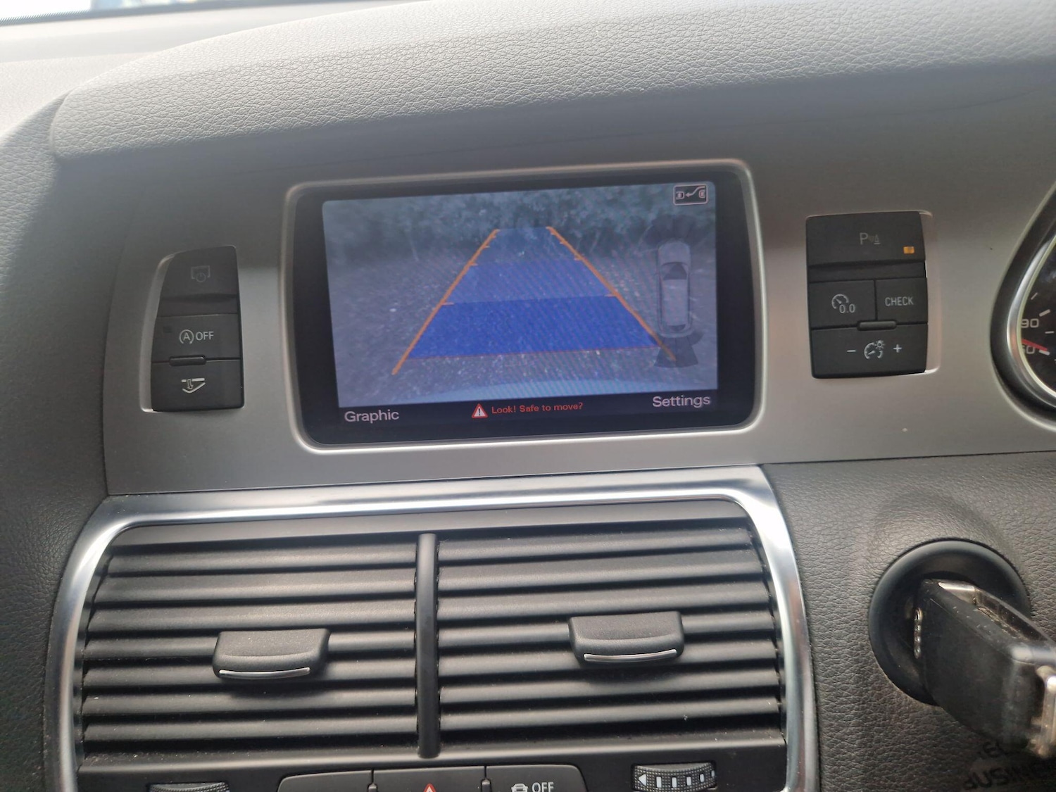 Used Audi Q7 2012 for sale - 76937658: Photo 45